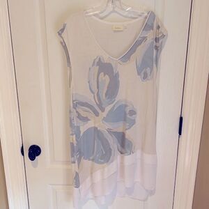 Anthropologie Deletta Long Cream and Blue Flowered Long Tank with details
